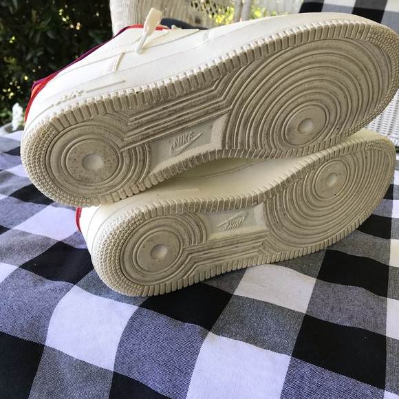 Nike Air Force 1 LV8 - Picture 6 of 6